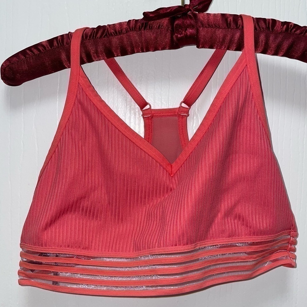 Victoria's Secret PINK Sport Bra Ultimate Lightly Lined Gym to Swim Collection M